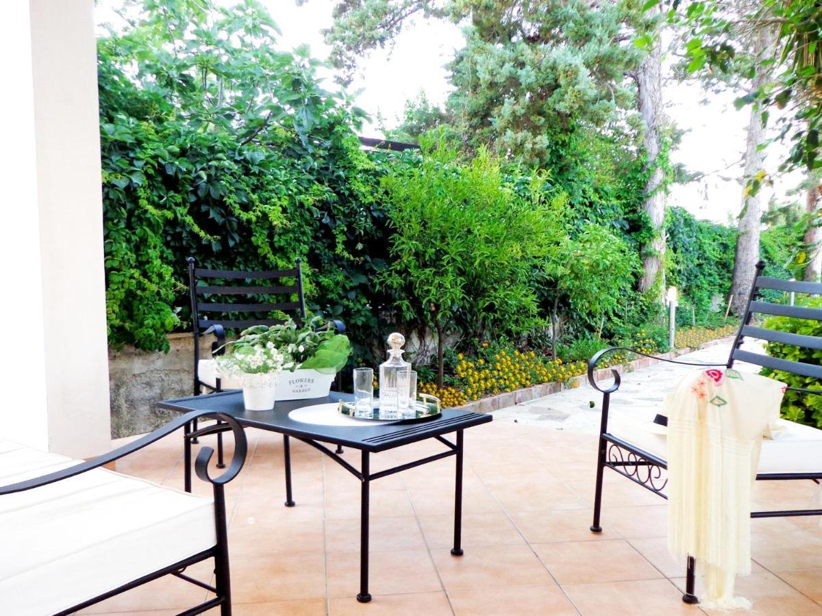 Villa Oleandro Скопело Екстериор снимка
