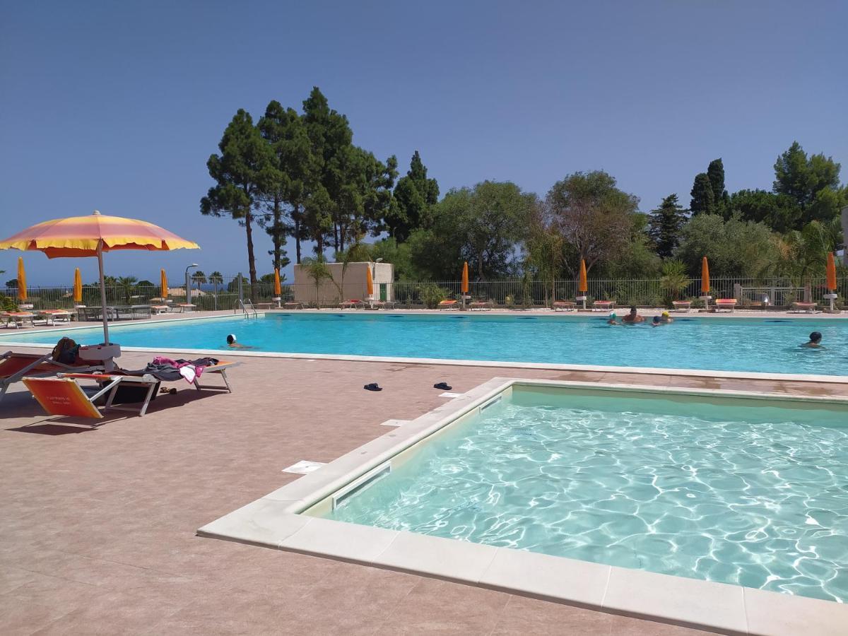 Villa Oleandro Скопело Екстериор снимка